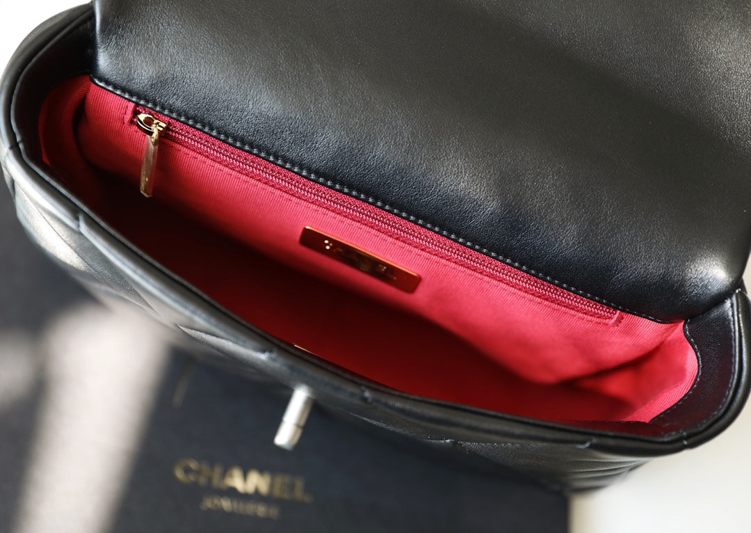 19 Bag Small Black & Silver - Level 5