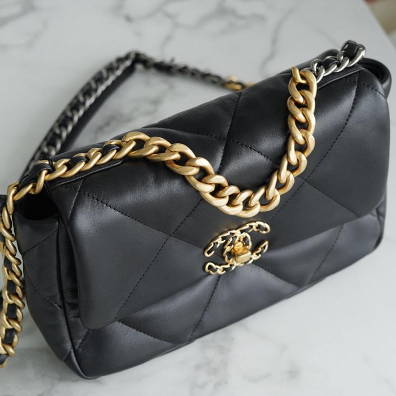 19 Bag Small Black & Gold - Level 5
