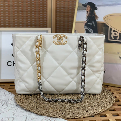 19 Shopping Tote Bag White Lambskin Leather - Level 5