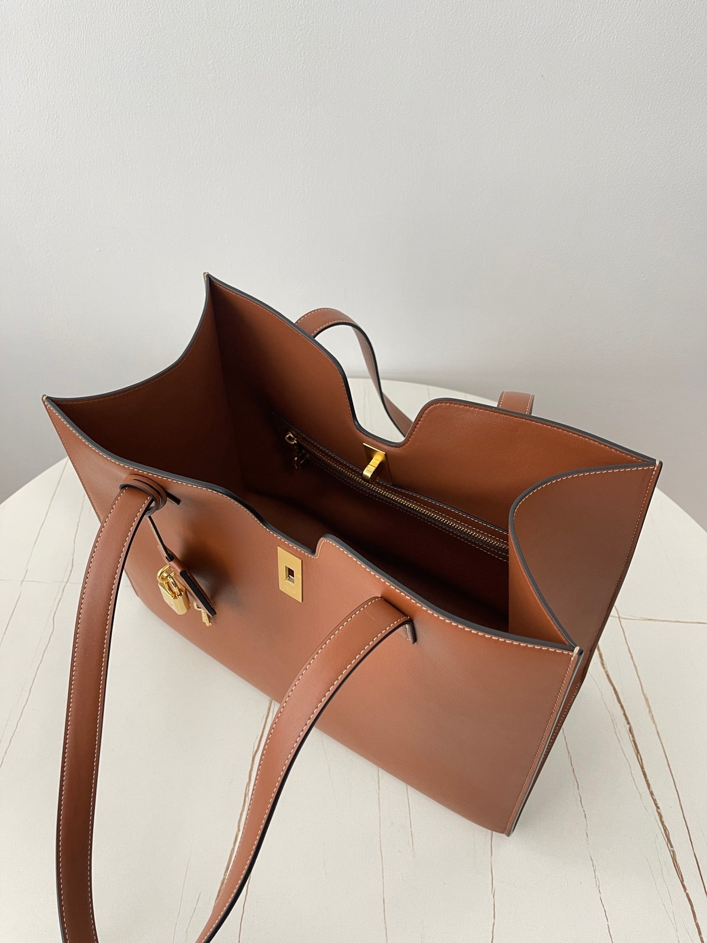 Brown Leather Cabas 16 Tote Bag - Level 5