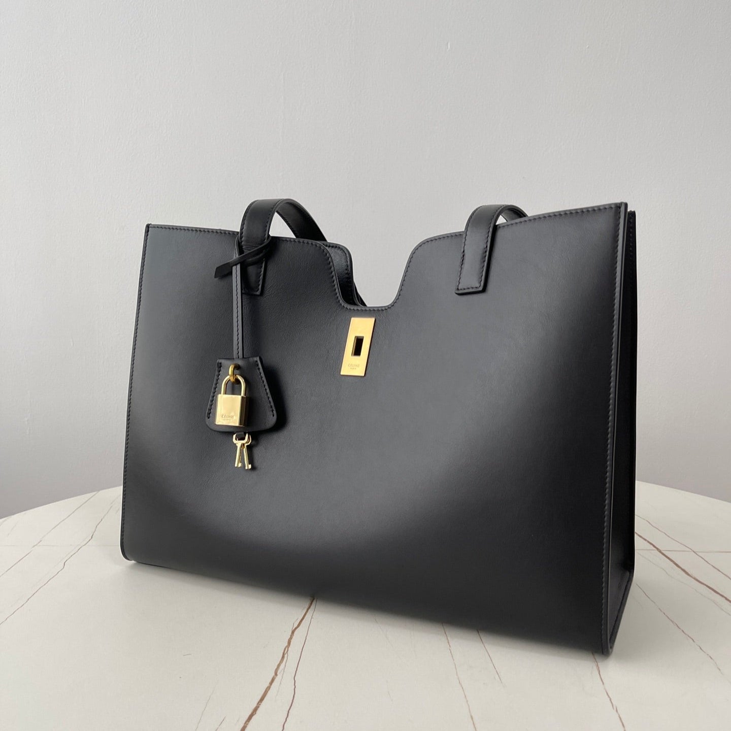 Black Leather Cabas 16 Tote Bag - Level 5