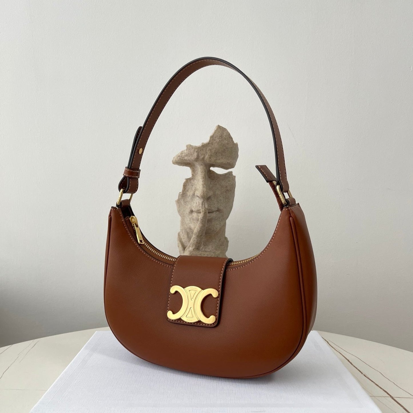 Leather Ava Hobo Bag CEL - Level 5