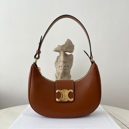 Leather Ava Hobo Bag CEL - Level 5