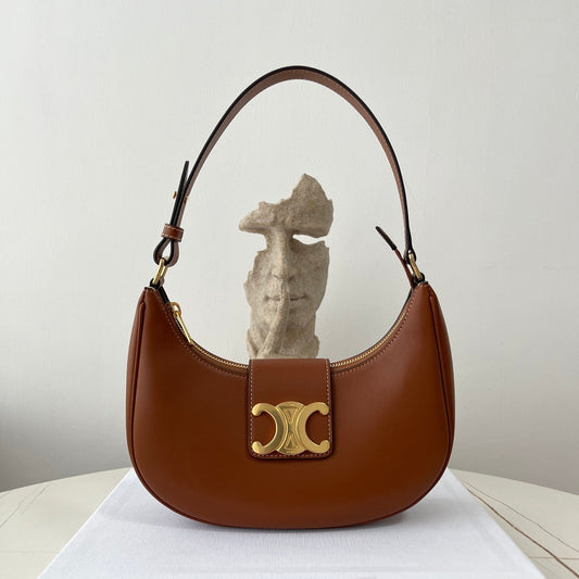 Leather Ava Hobo Bag CEL - Level 5