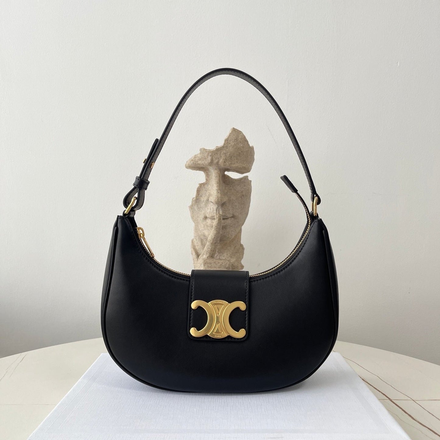 Leather Ava Hobo Bag CEL - Level 5