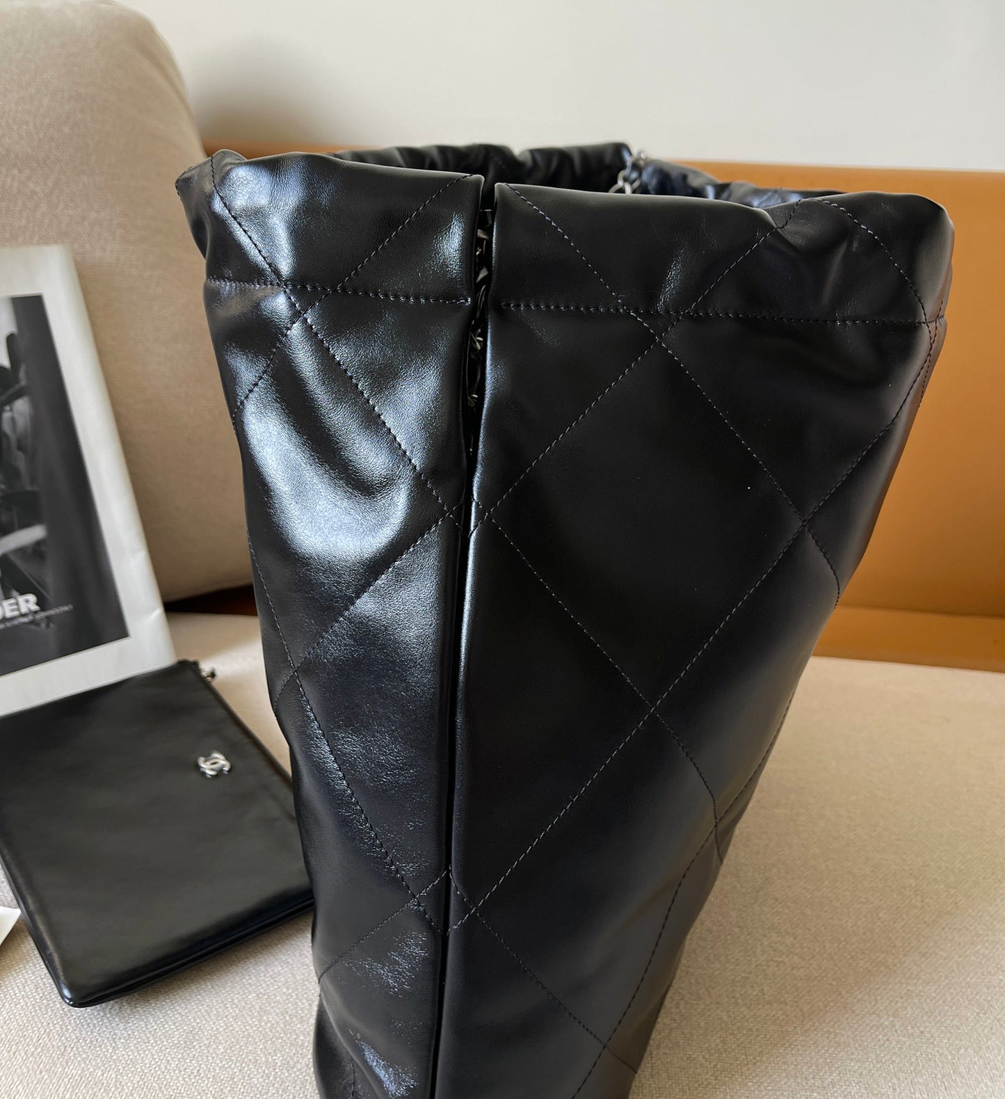 22 Bag Small Silver & Black Lambskin Leather - Level 5
