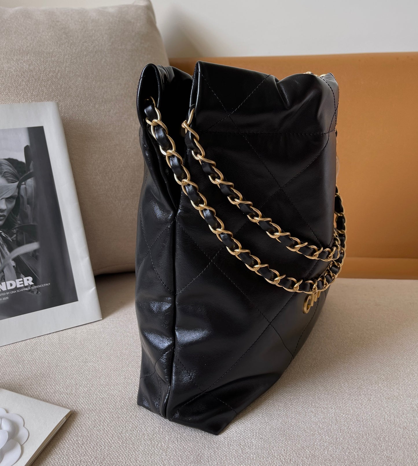 22 Bag Small Gold & Black Lambskin Leather - Level 5
