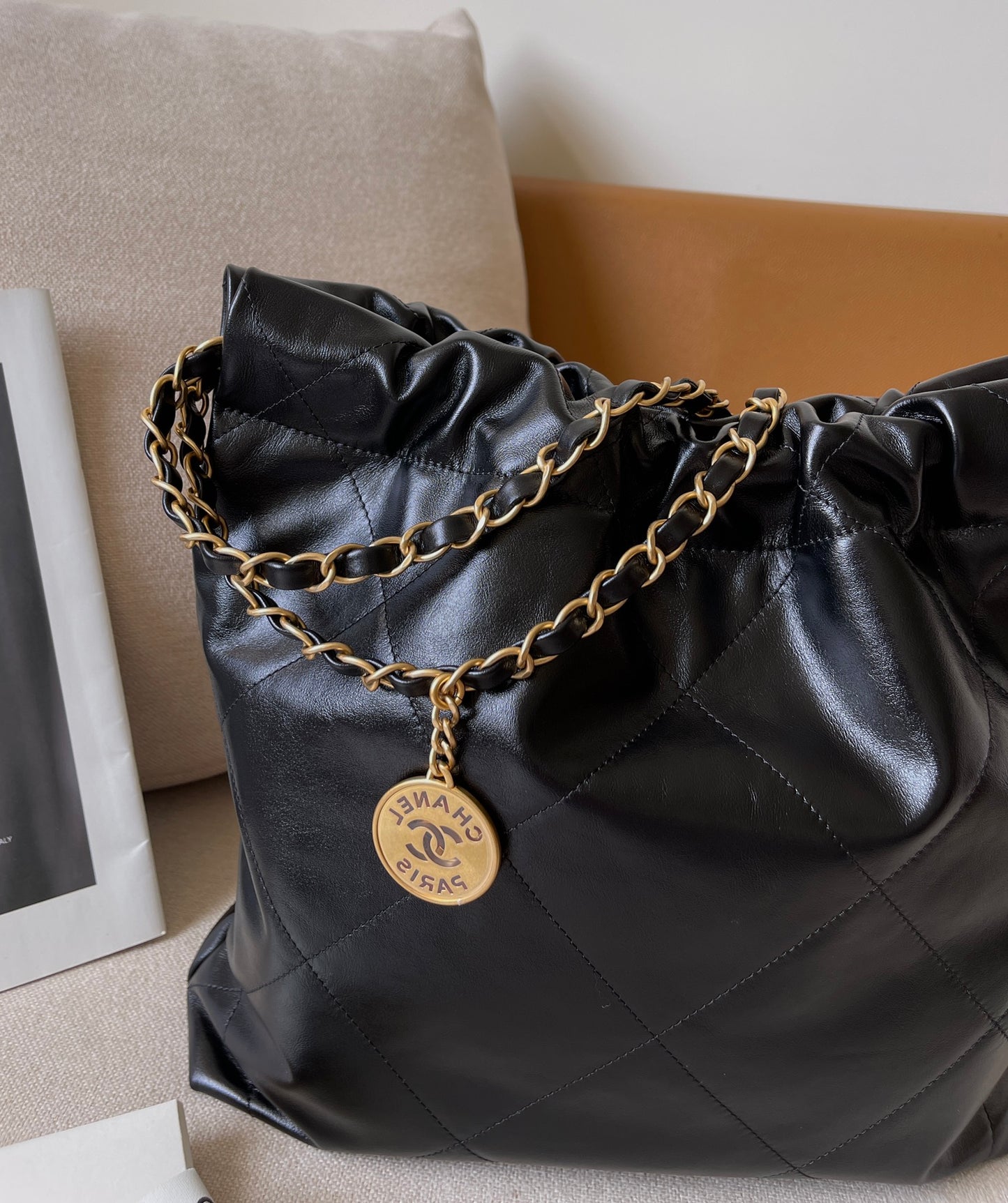22 Bag Small Gold & Black Lambskin Leather - Level 5