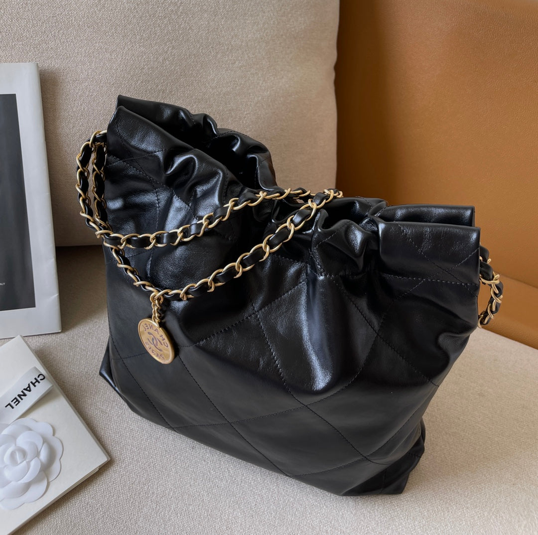22 Bag Small Gold & Black Lambskin Leather - Level 5