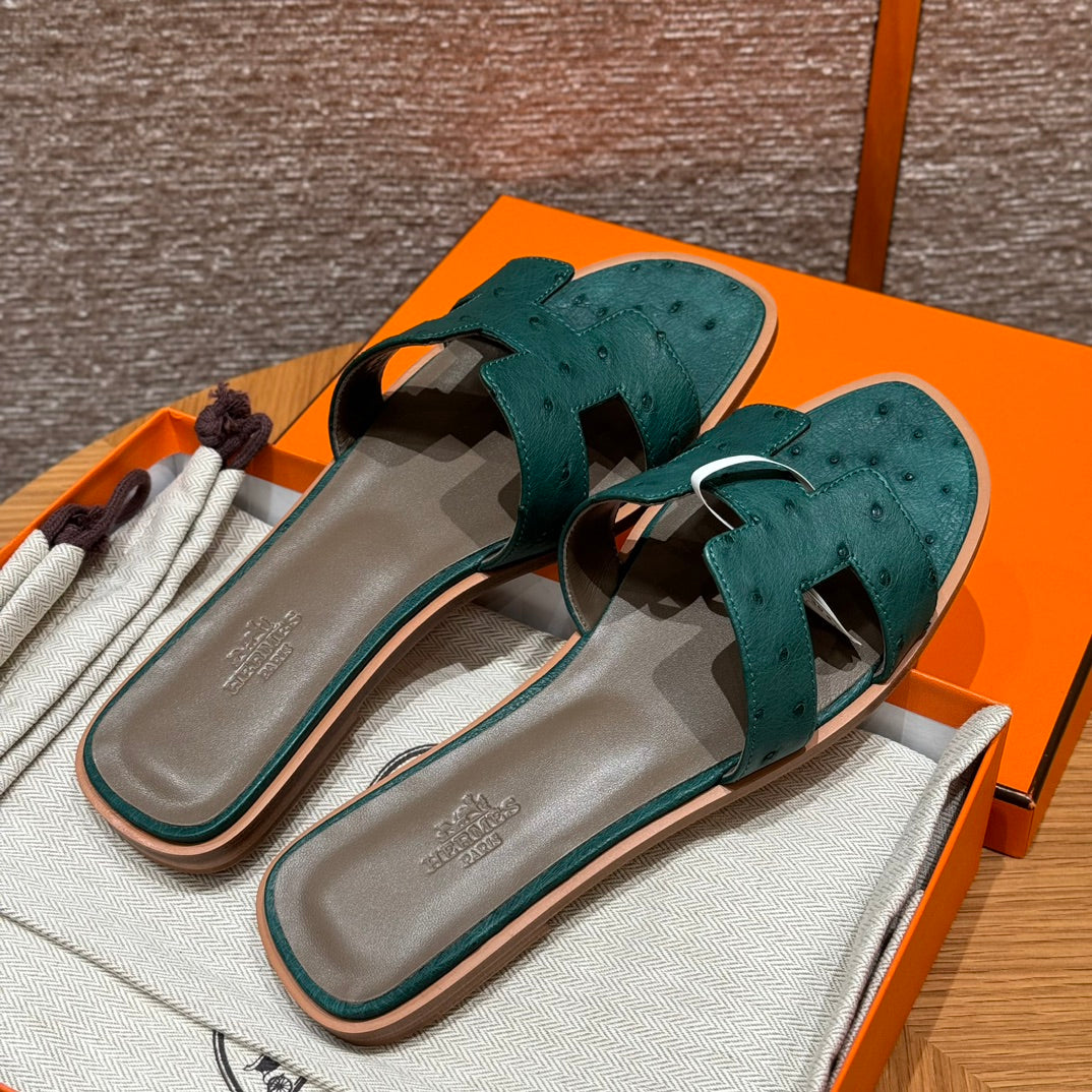 Malachite Green Ostrich Oran Sandals - Level X