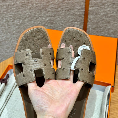 Taupe Ostrich Oran Sandals - Level X