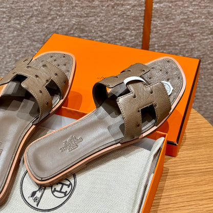 Taupe Ostrich Oran Sandals - Level X