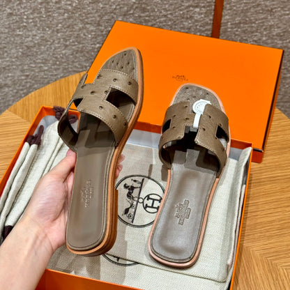 Taupe Ostrich Oran Sandals - Level X