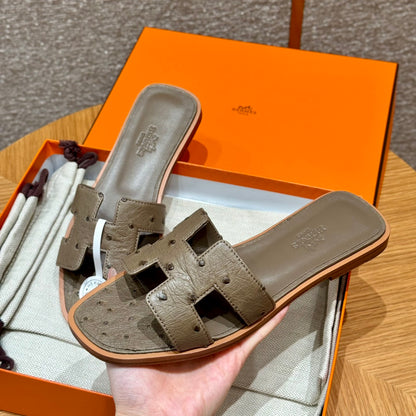 Taupe Ostrich Oran Sandals - Level X