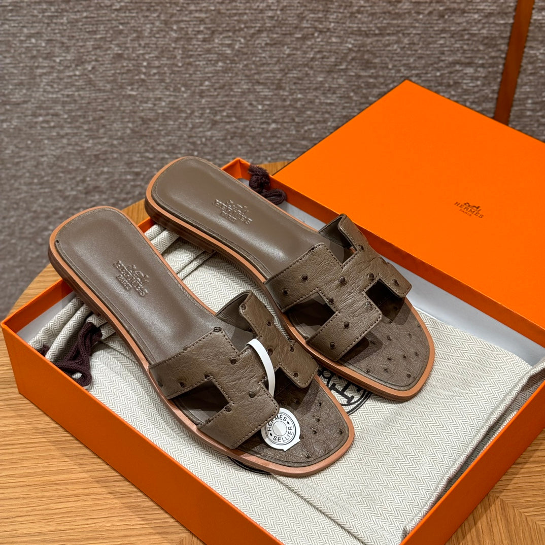 Taupe Ostrich Oran Sandals - Level X