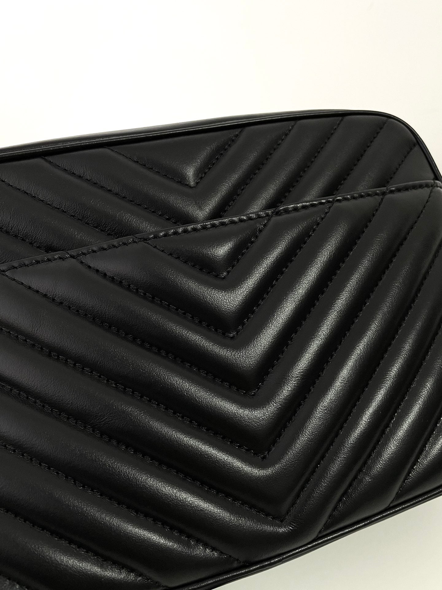 Black Leather Lou Camera Bag - Level 5