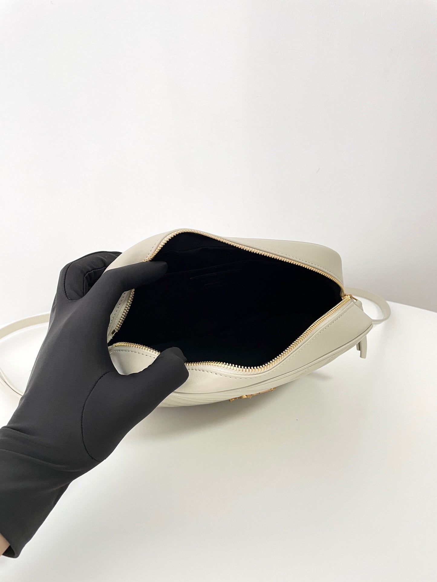 Crema Soft Leather Lou Camera Bag - Level 5