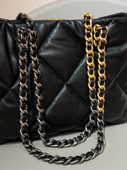 19 Shopping Tote Bag Black Lambskin Leather - Level X