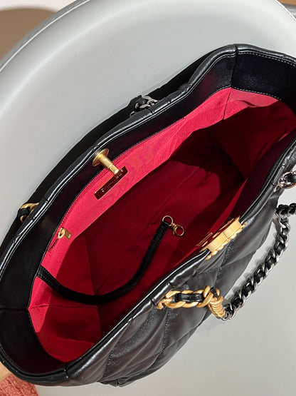 19 Shopping Tote Bag Black Lambskin Leather - Level X
