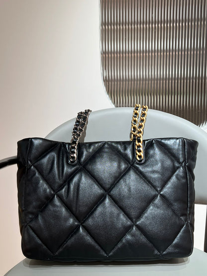 19 Shopping Tote Bag Black Lambskin Leather - Level X