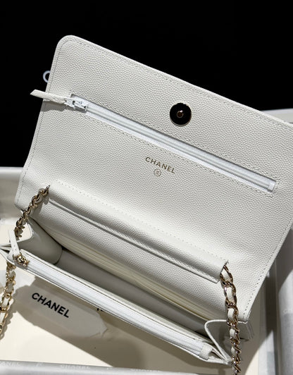 Diamond White Caviar Leather Wallet On Chain - Level 5
