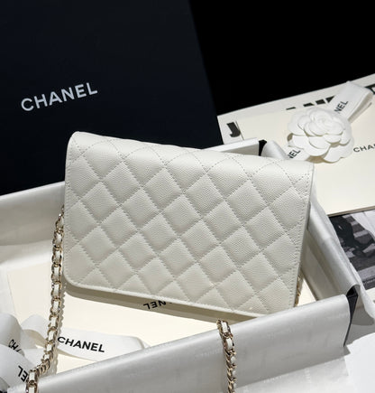 Diamond White Caviar Leather Wallet On Chain - Level 5
