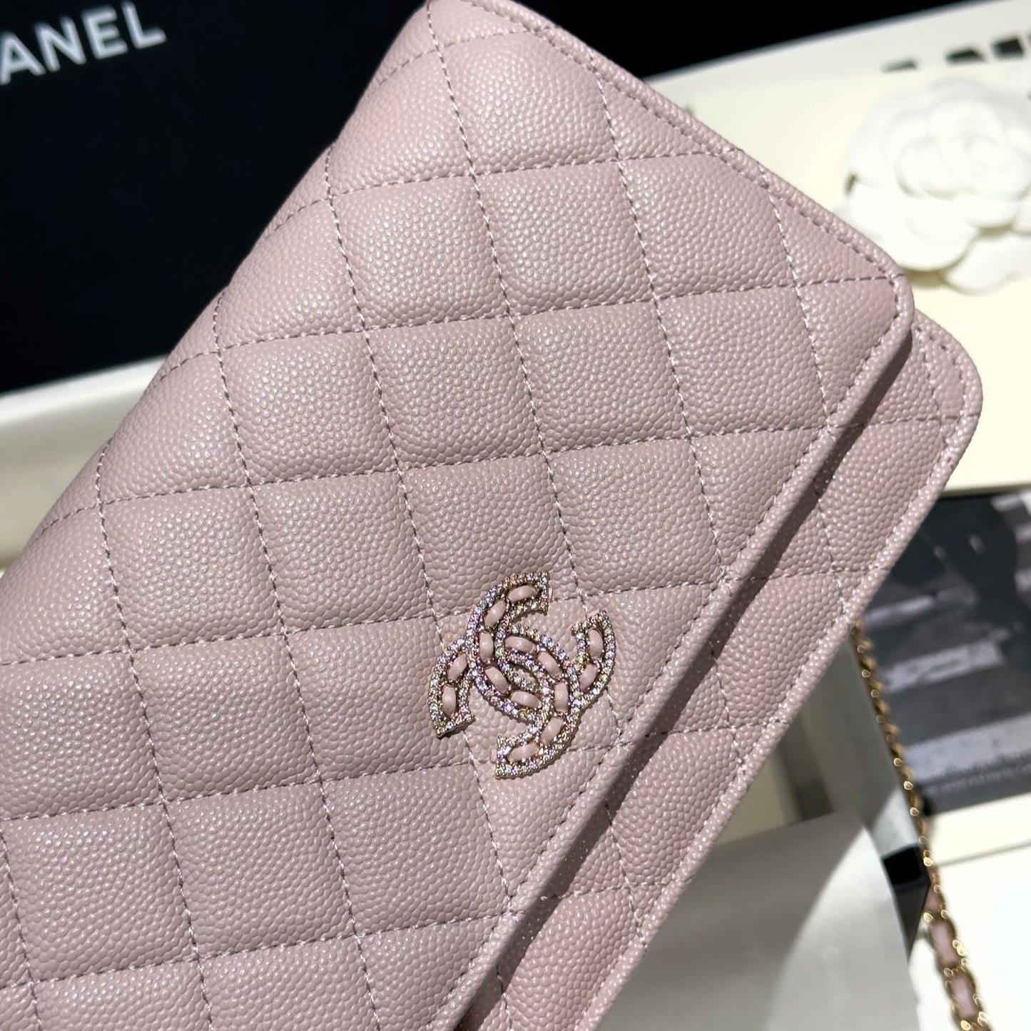Diamond Pink Caviar Leather Wallet On Chain - Level 5
