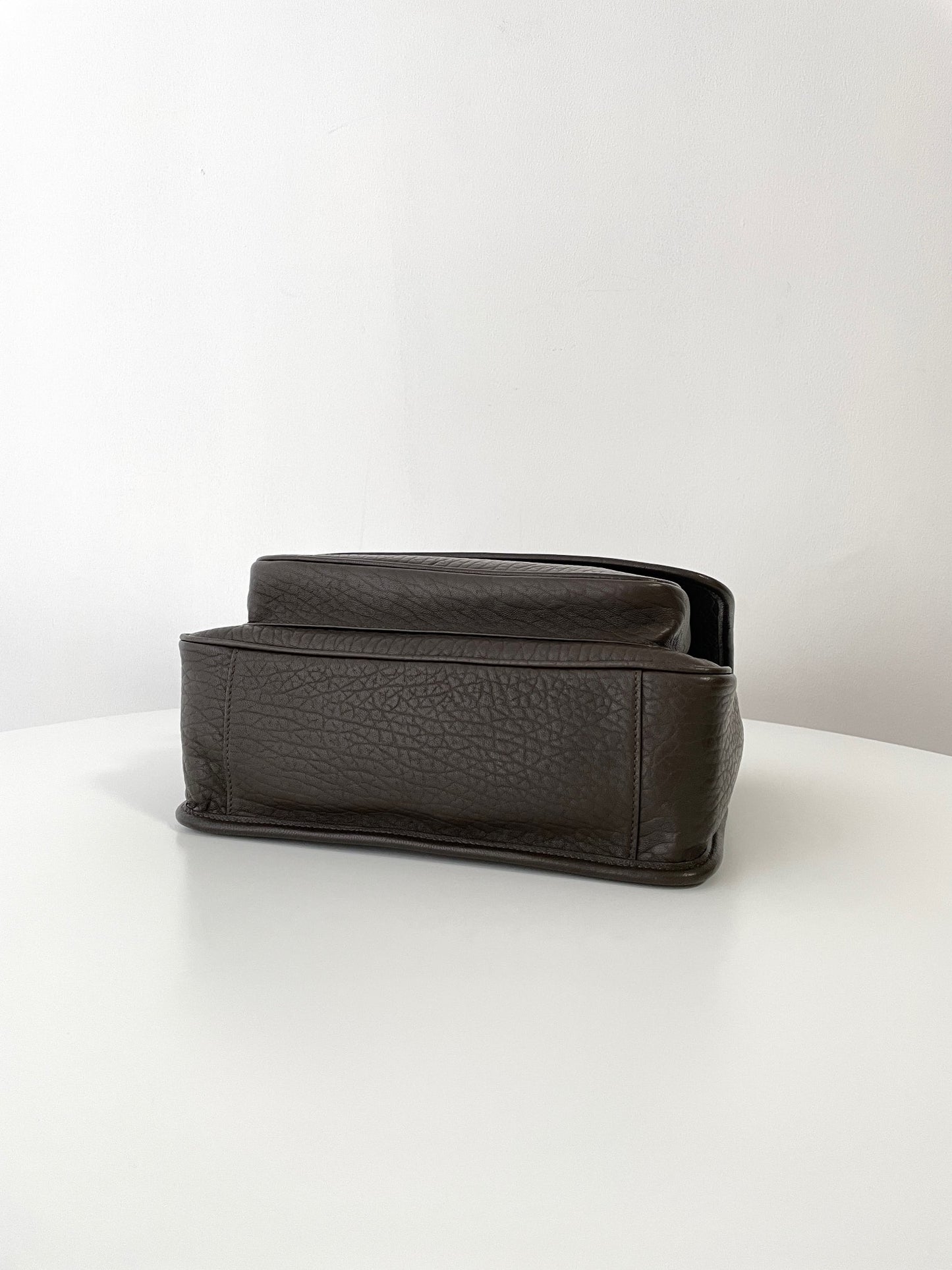Light Musk Leather Niki Shoulder Bag - Level 5
