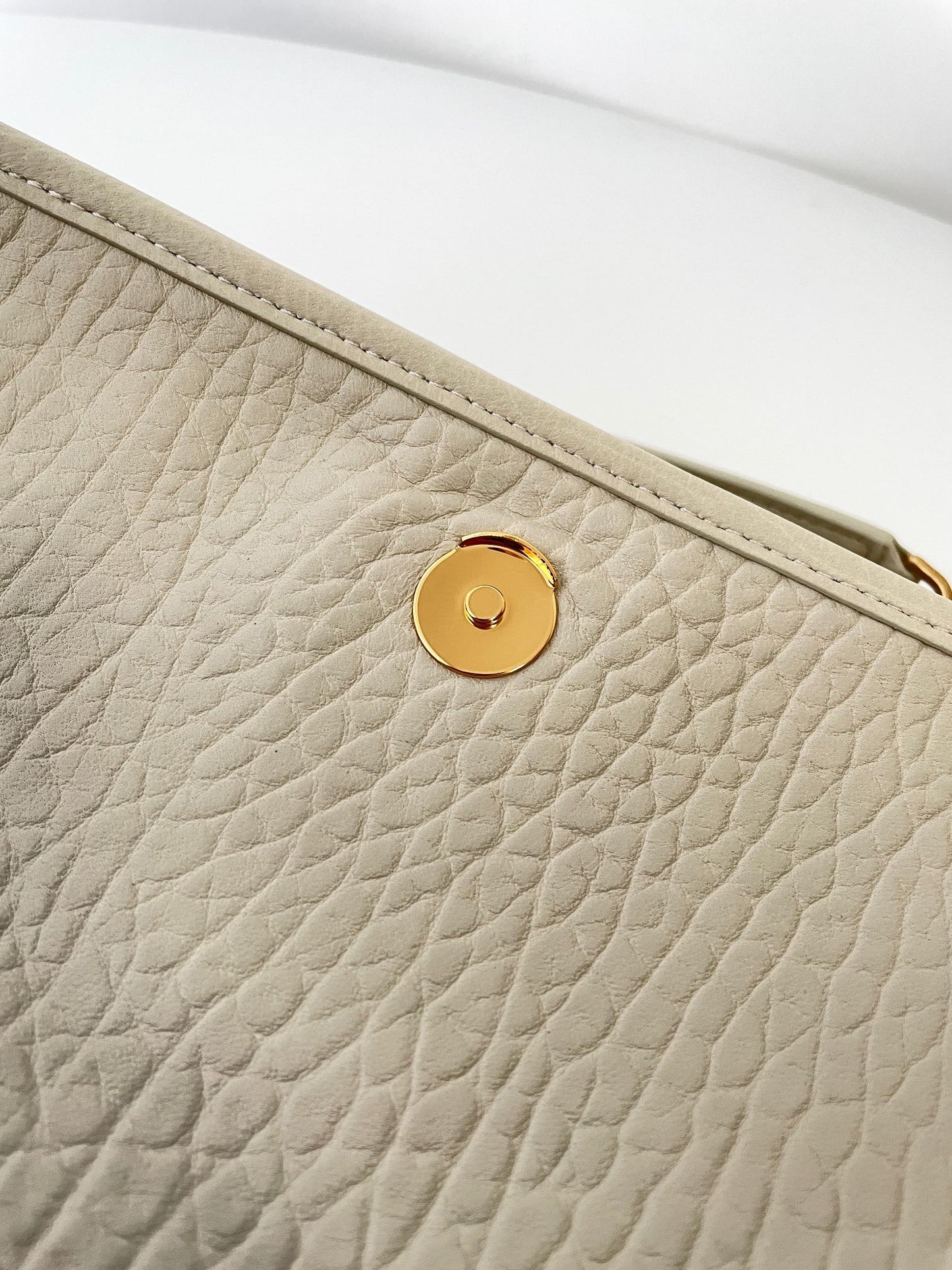 Cream White Leather Niki Shoulder Bag - Level 5