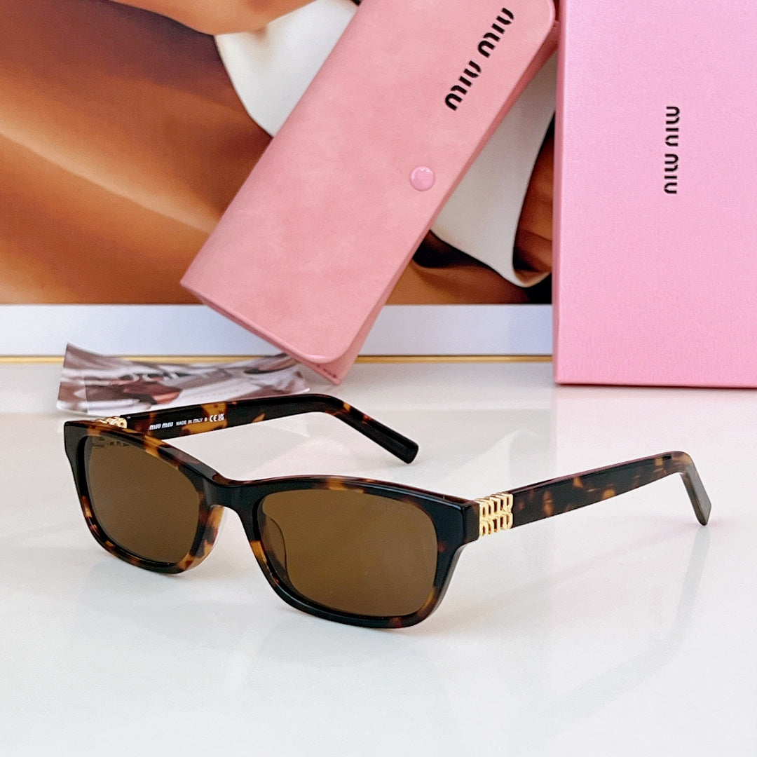 Rounded Rectangle Frame MIU Sunglasses