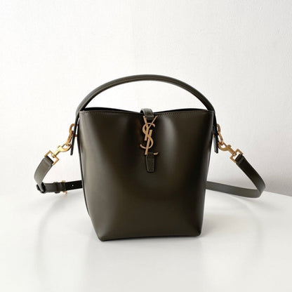 Light Musk Leather Small Le 37 Bucket Bag YLS - Level 5