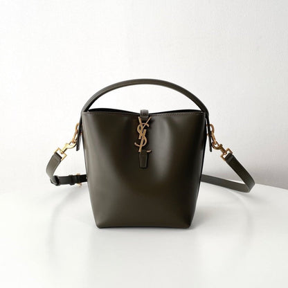 Light Musk Leather Small Le 37 Bucket Bag YLS - Level 5