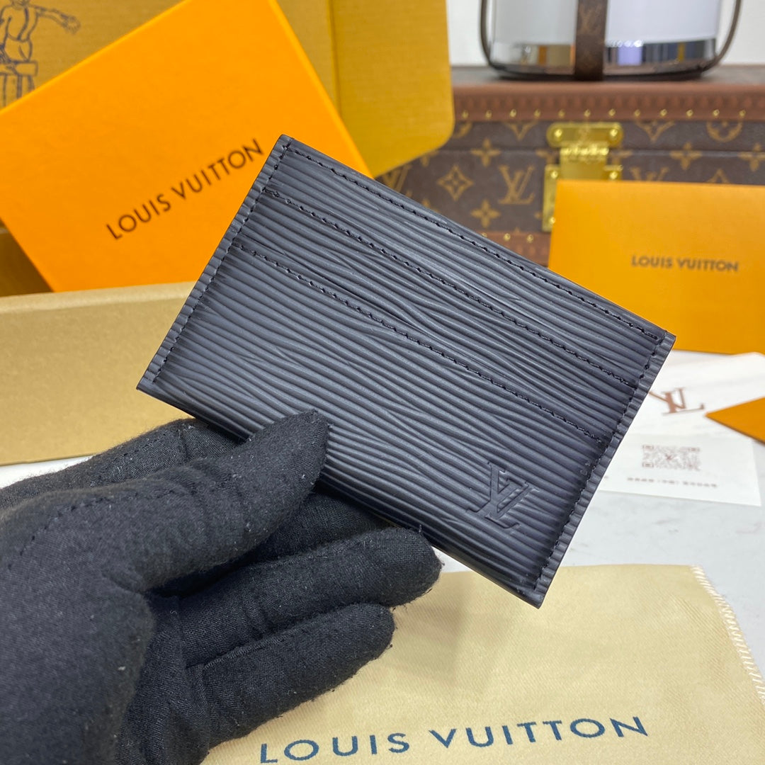 Black Epi Leather Card Holder LOU - Level 5