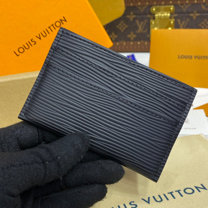 Black Epi Leather Card Holder LOU - Level 5