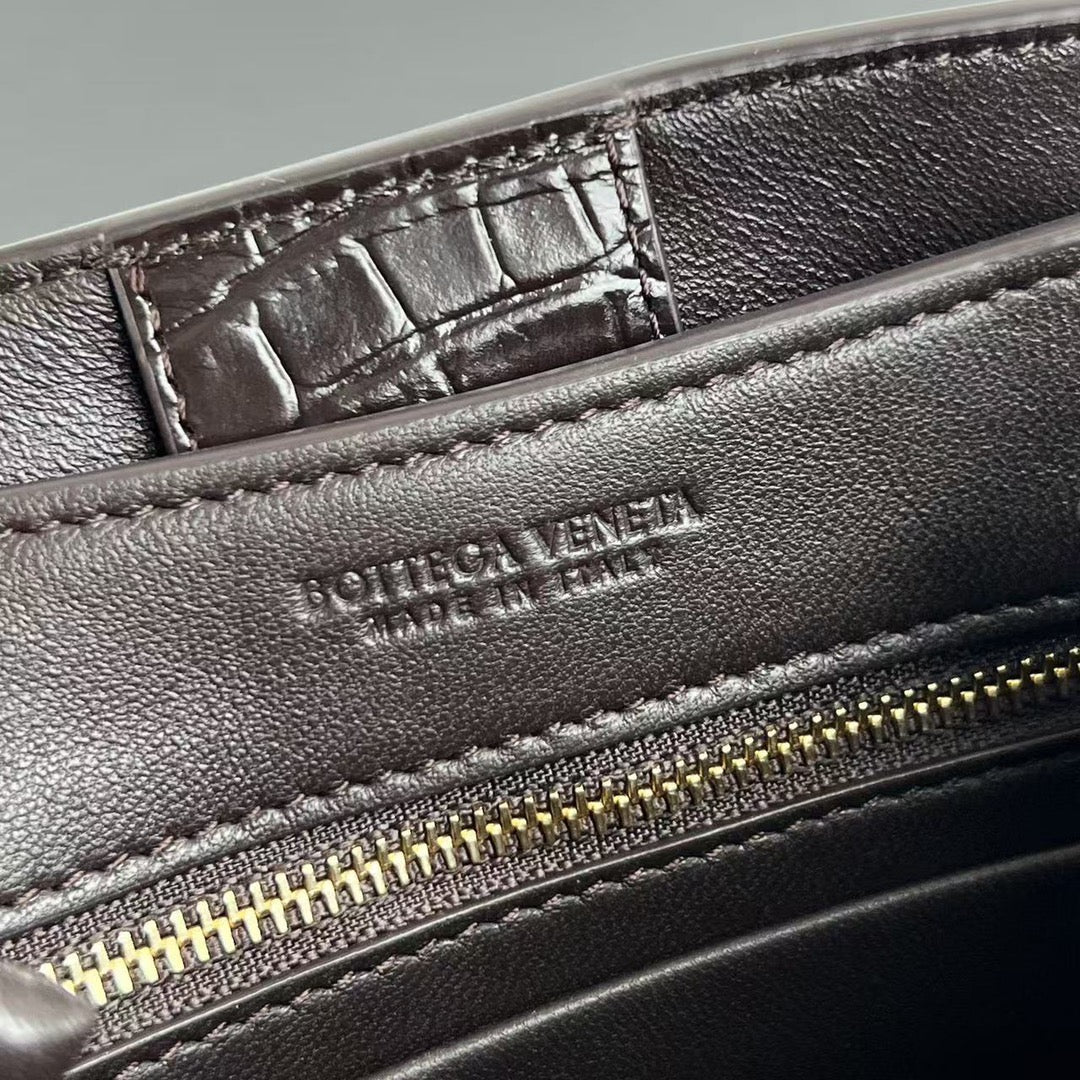 Mini Andiamo Tote Brown Crocodile - Level 5