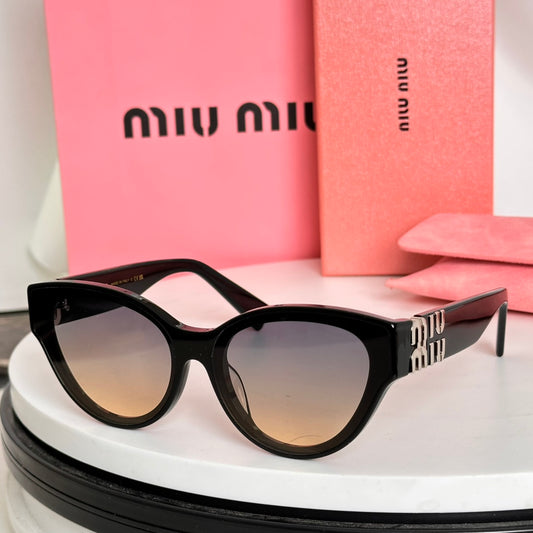 Cat-Eye Frame MIU Sunglasses