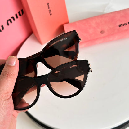 Cat-Eye Frame MIU Sunglasses