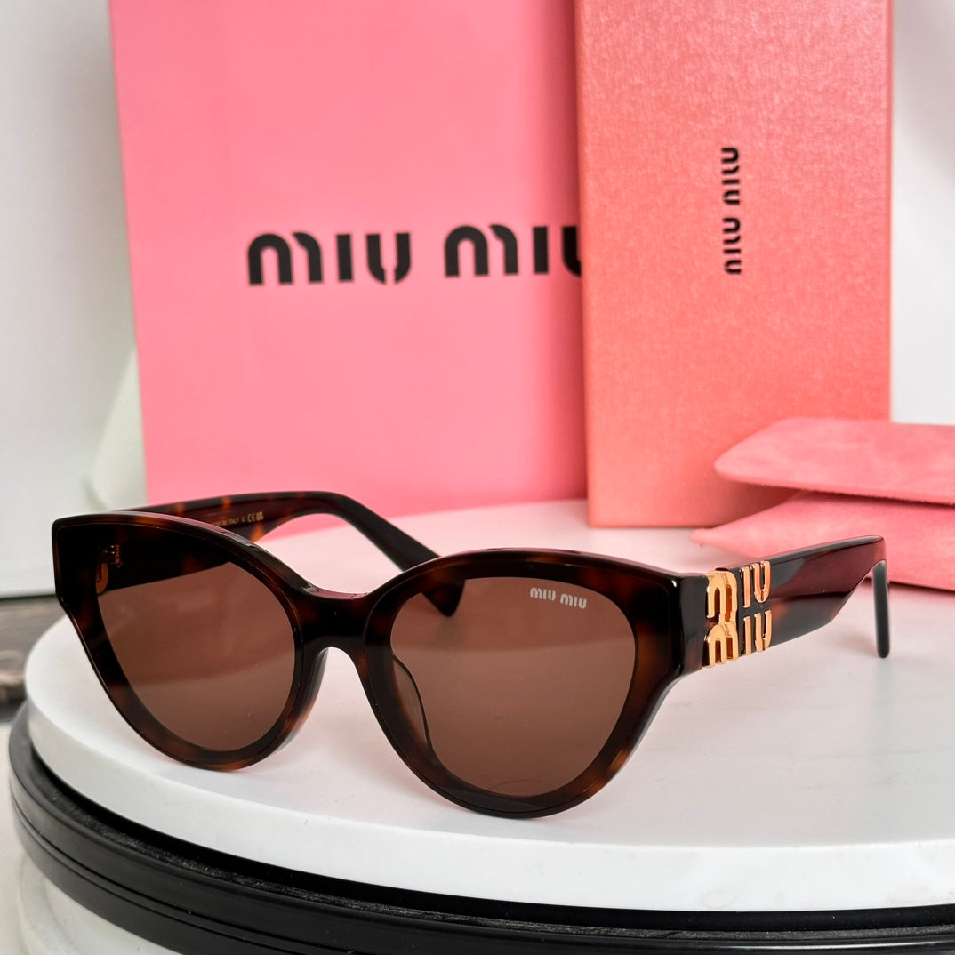 Cat-Eye Frame MIU Sunglasses