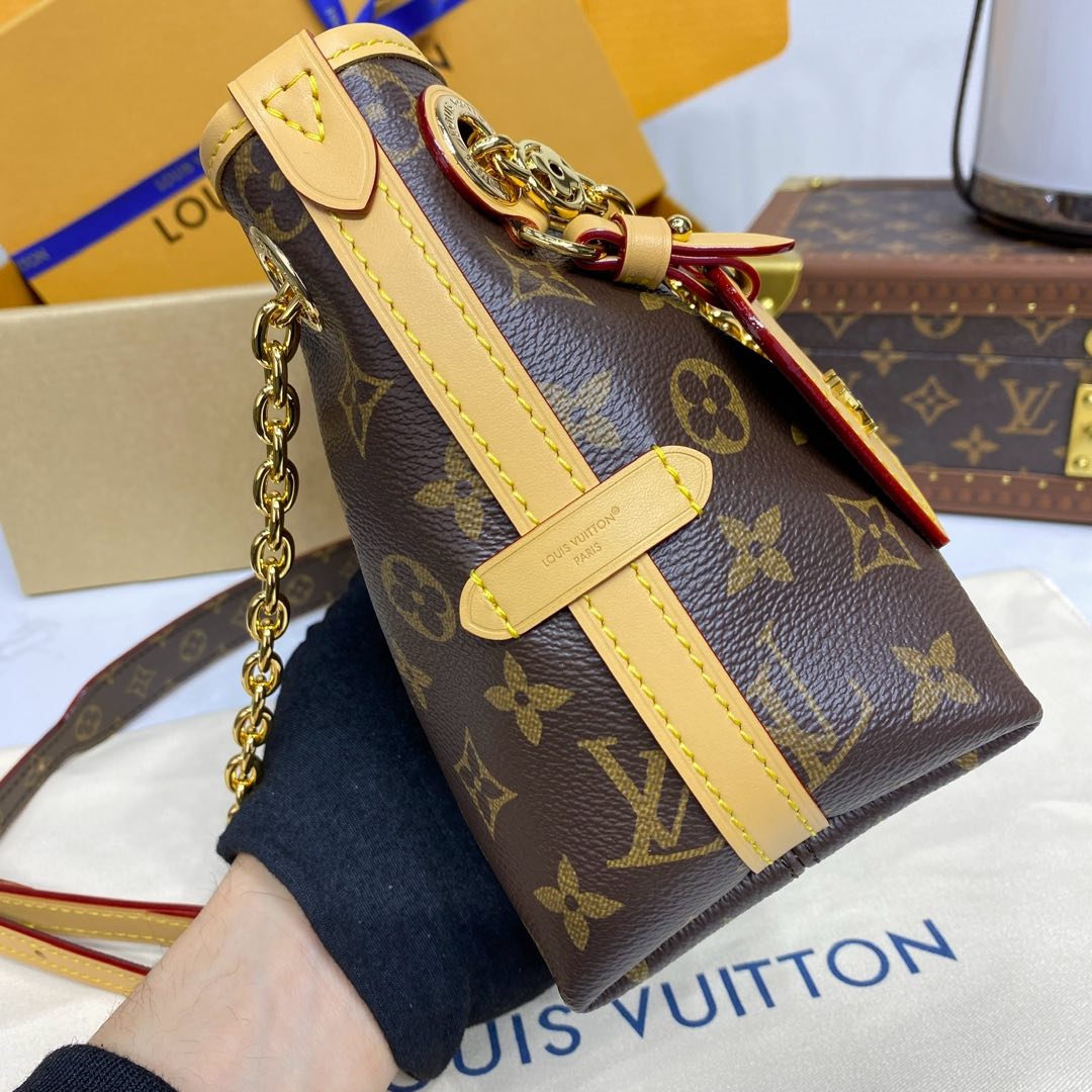 Monogram & Leather Carryall BB - Level 5