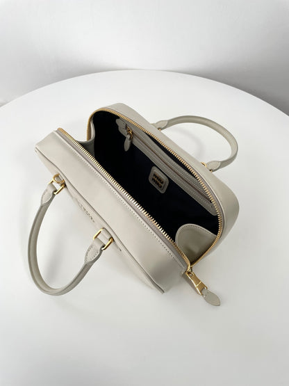 Chalk White Leather Medium Arcadie Bag - Level 5