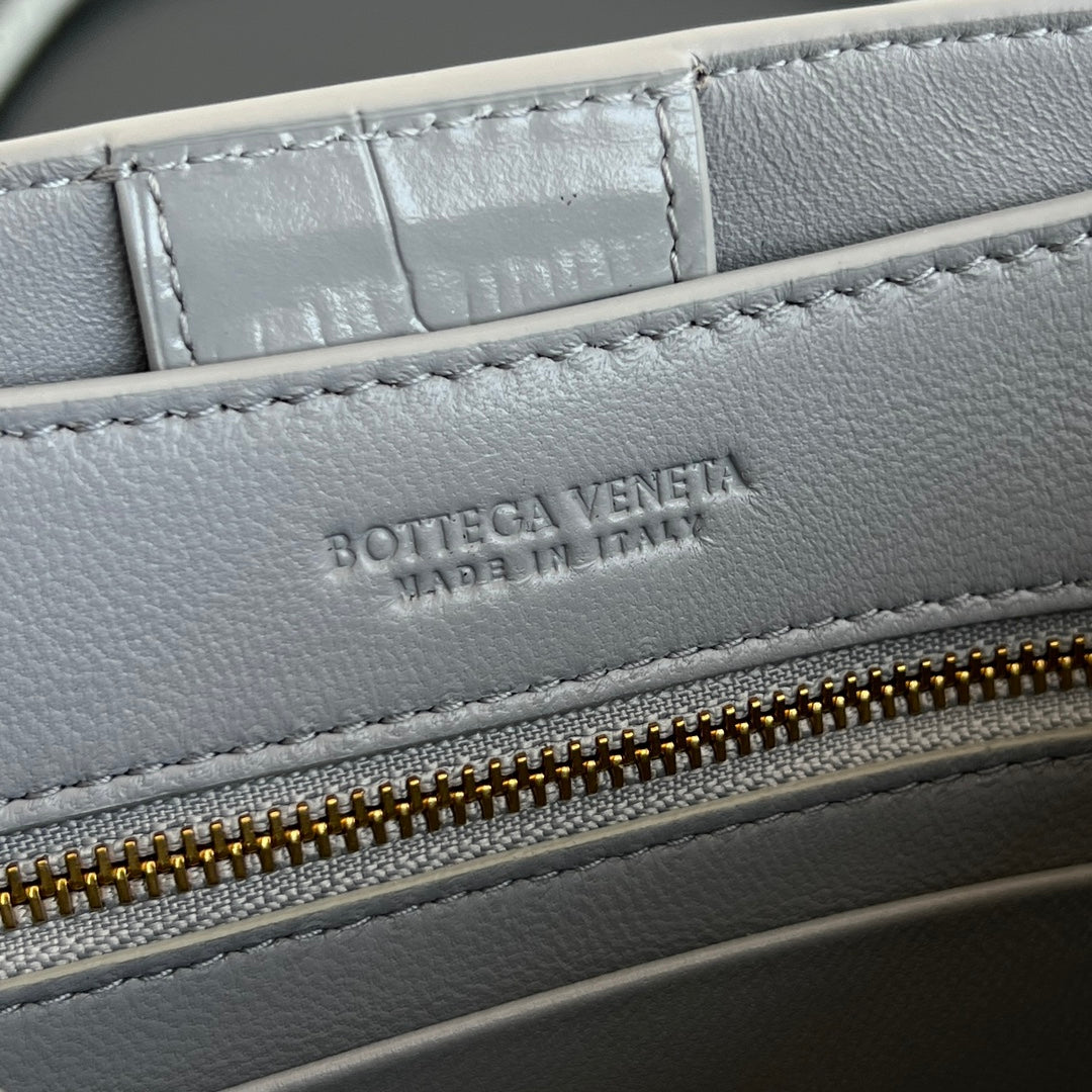 Mini Andiamo Tote Grey Crocodile - Level 5