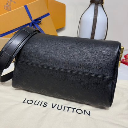 P9 Speedy 30 Bandouliere Ultra Black Leather - Level 5
