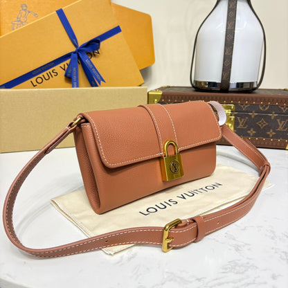 Low Key Wallet On Chain Brown Leather - Level 5