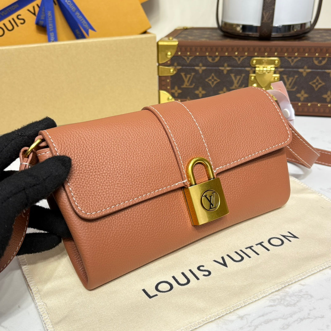 Low Key Wallet On Chain Brown Leather - Level 5