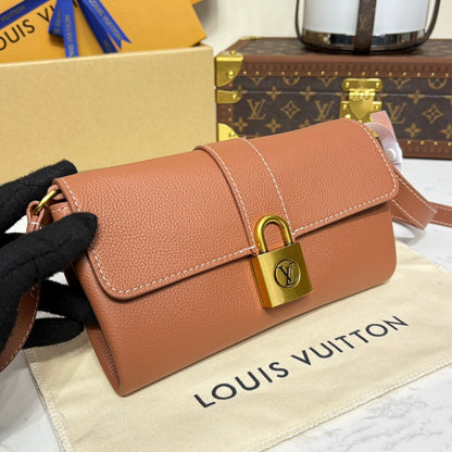 Low Key Wallet On Chain Brown Leather - Level 5