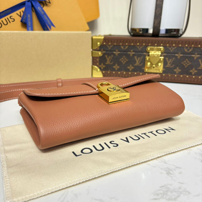 Low Key Wallet On Chain Brown Leather - Level 5