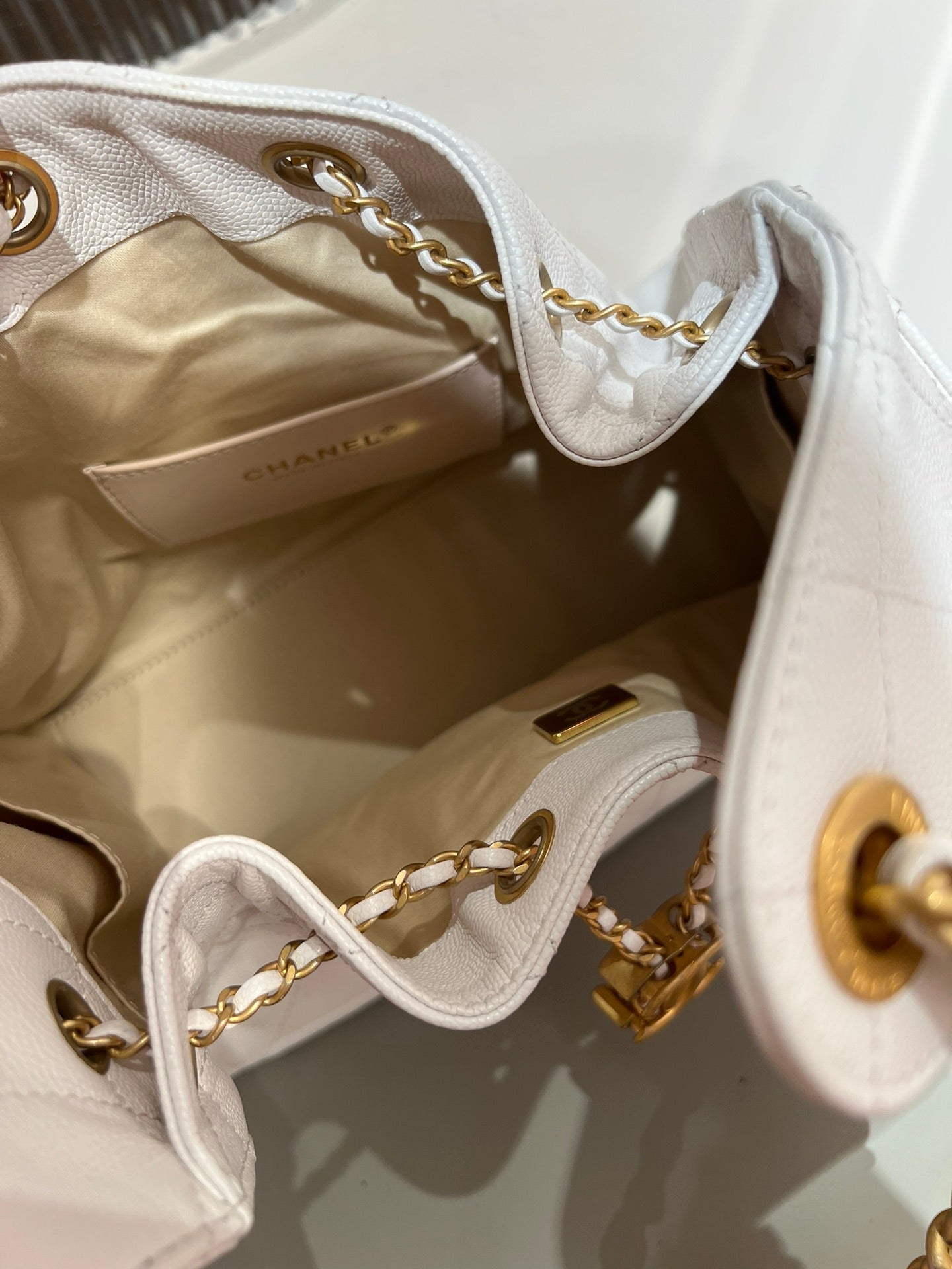 25 Hobo Bag White Caviar Leather - Level X