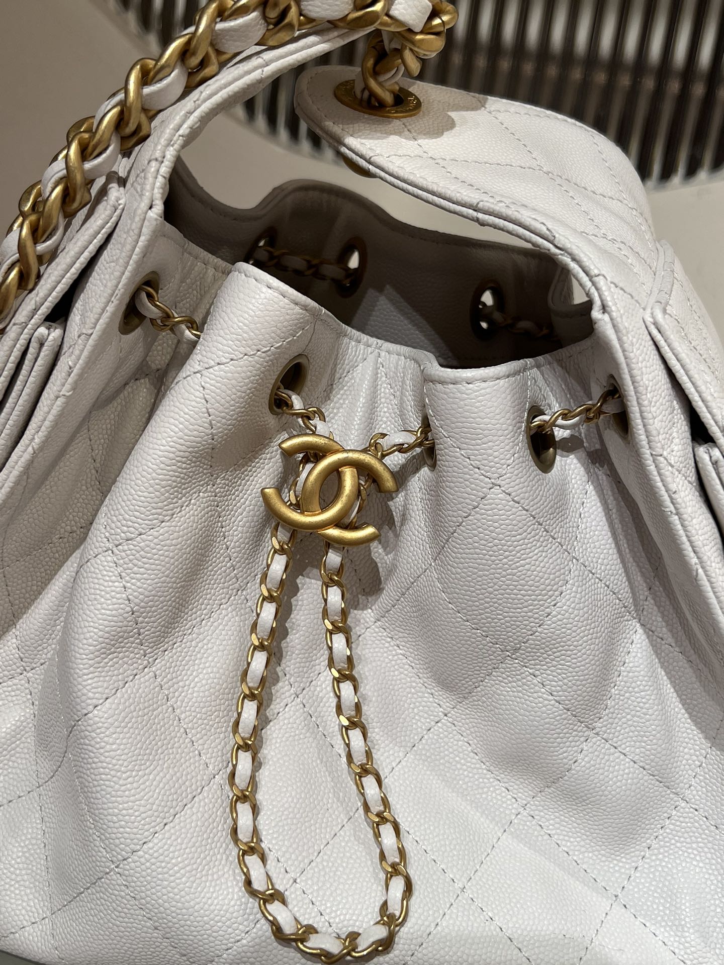 25 Hobo Bag White Caviar Leather - Level X