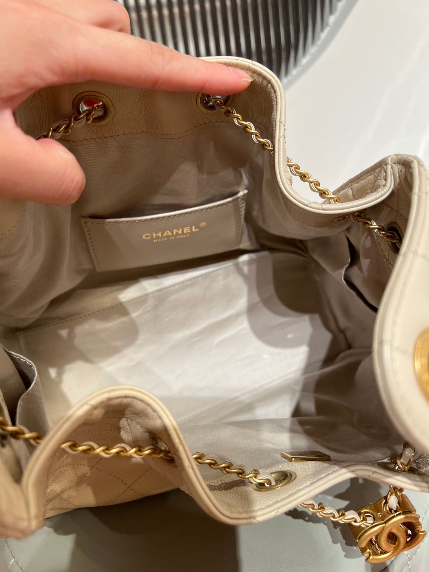 25 Hobo Bag Beige Caviar Leather - Level X