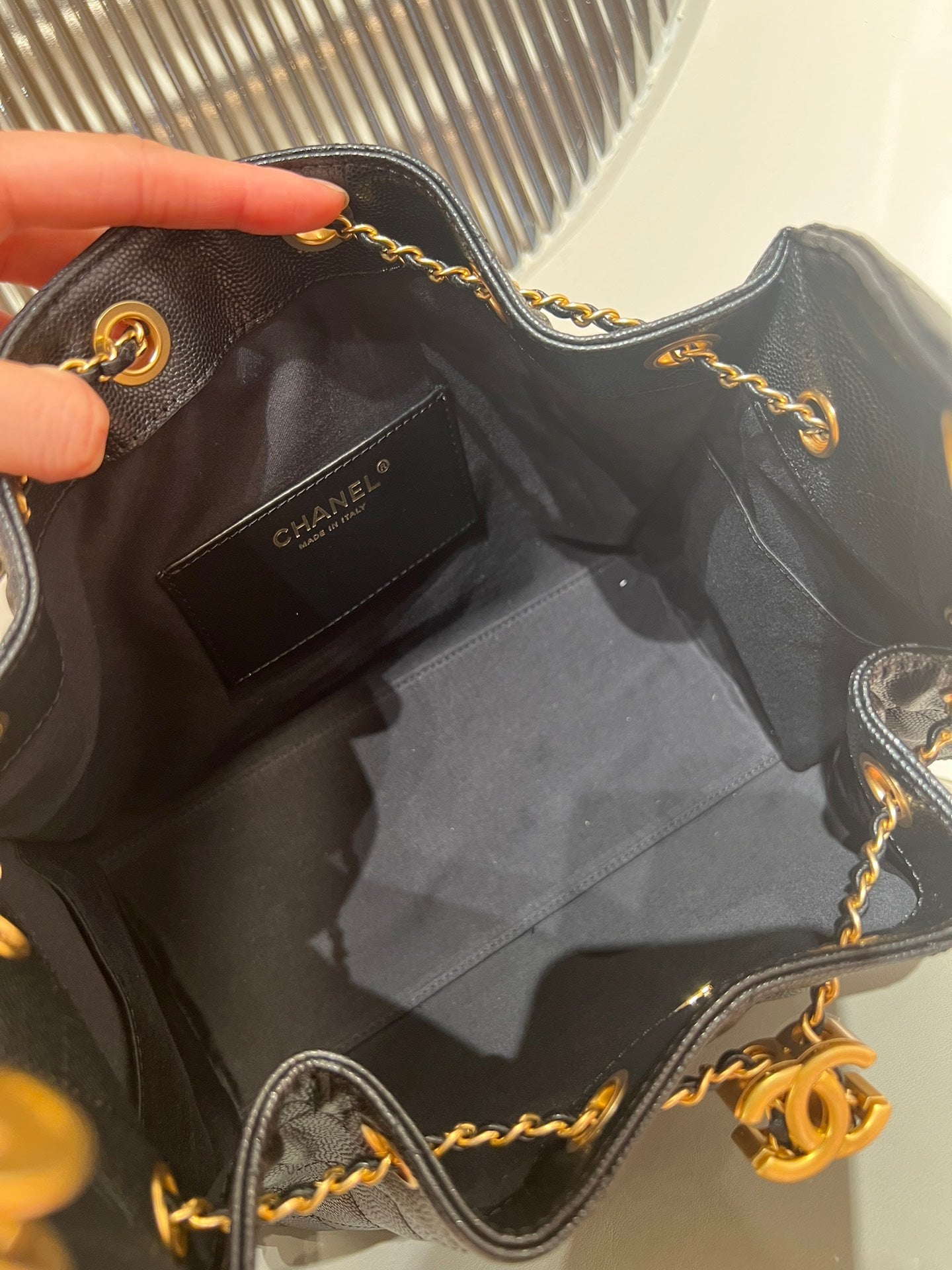 25 Hobo Bag Black Caviar Leather - Level X